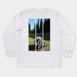 Redipuglia, Italy: Military shrine. It contains the remains of over 100.000 Italian soldiers fallen during the First World War. Friuli Venezia Giulia. Sunny spring afternoon day (vertical) Kids Long Sleeve T-Shirt